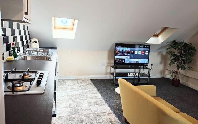 Crystal Suite 4 - private parking - metro