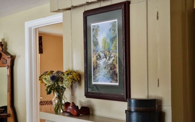 Lovett's Inn and Restaurant