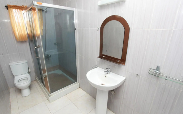 Carleton Hotel & Suites