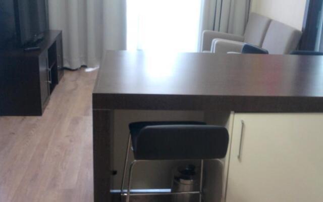 Na Naberezhnoy Vremena Goda