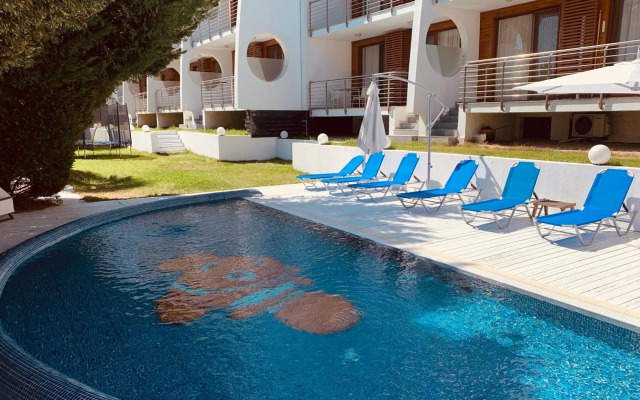 White Sails Apartments