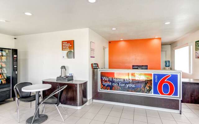 Motel 6 Waco, TX - Lacy Lakeview