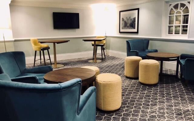 Hilton St Anne's Manor, Bracknell