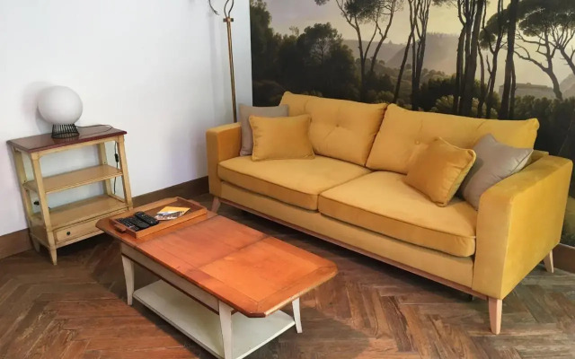 Charmant T2 Sur Cour