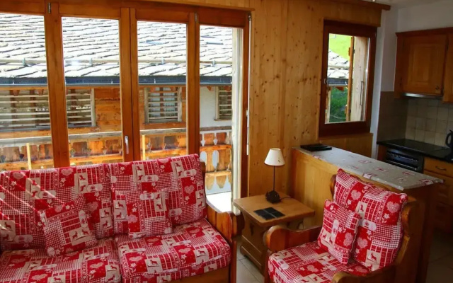 Cozy Apartment With Rhone Valley View