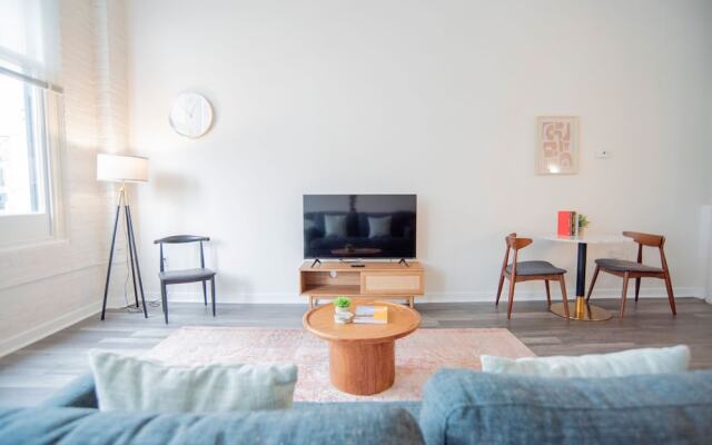 3BR CozySuites at The Block