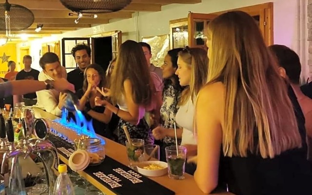 Freeride Hostel & Bar lounge