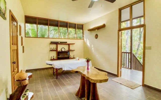 Mariposa Jungle Lodge