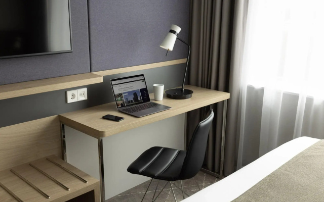 Holiday Inn Eindhoven Airport by IHG