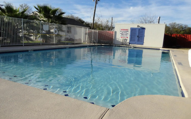 Motel 6 Round Rock, TX