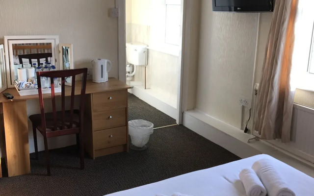 Queens Plaza Hotel
