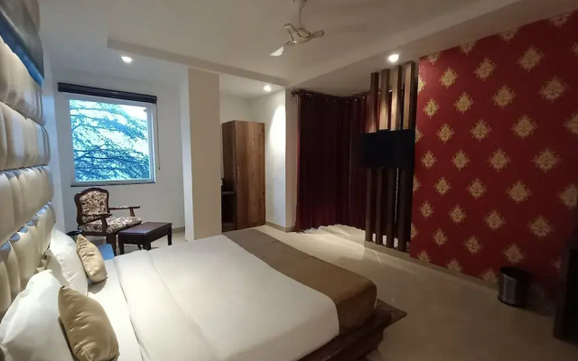 RR Hotel and Resort