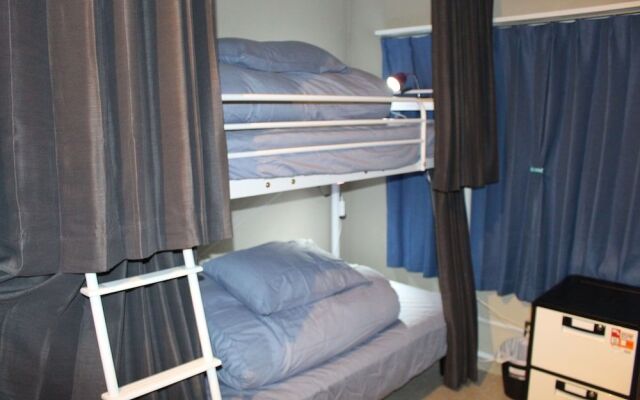 Guest House Banvina Shiroyama-Hostel