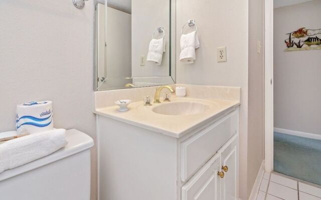 Shoreline 3082 Condo by RedAwning