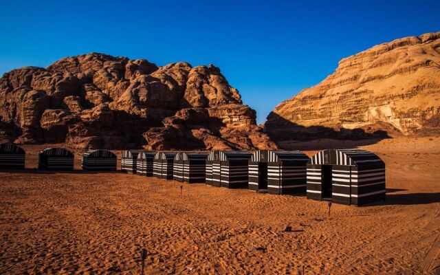 Wadi Rum castle camp