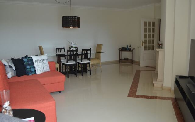 Cozy Apartment At Carcavelos beach