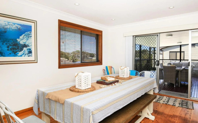 Shores - Pet-Friendly - 1 Min Walk to Beach