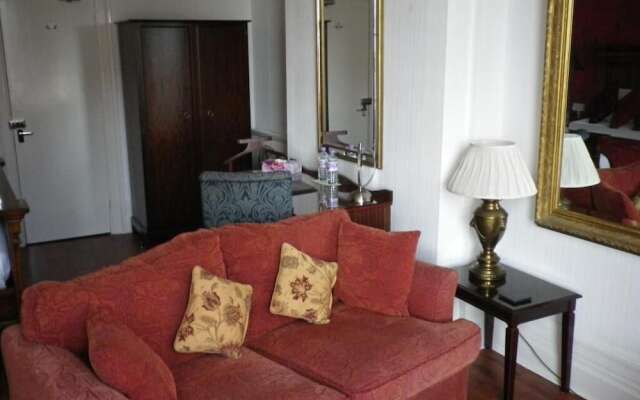 Willow Tree Lodge Hotel