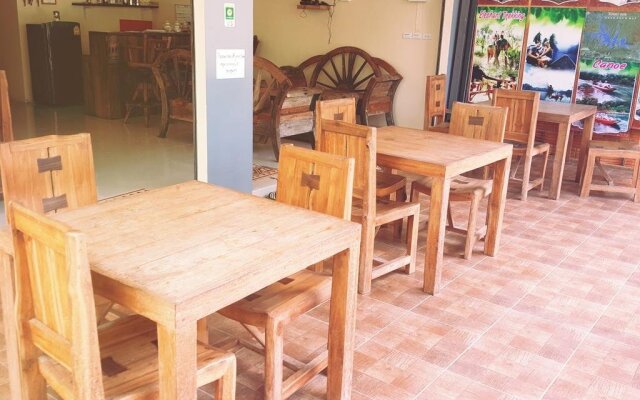 Khao-Sok Bed and Breakfast