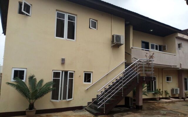 Danest Hotel And Suites