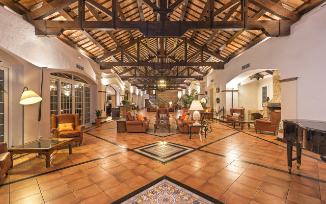La Cala Resort