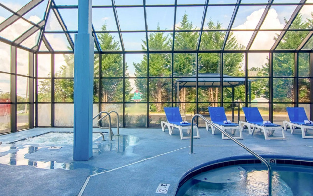 Comfort Suites Knoxville Airport