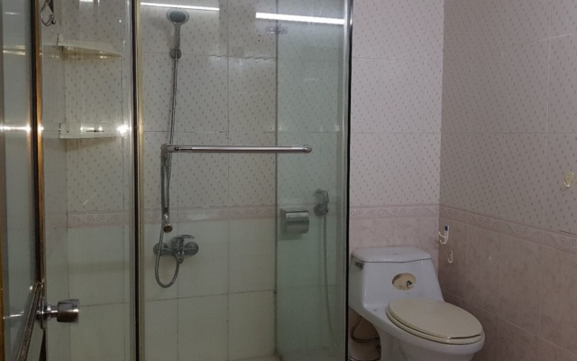 Saigon Fantastic Hostel – Bathroom – Ho Chi Minh City