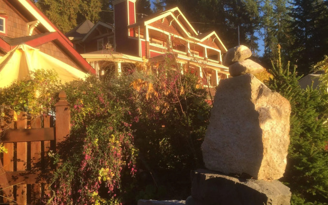 The Tuwanek Hotel and Spa