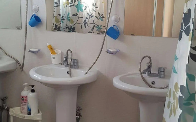 Elmar Guesthouse - Hostel