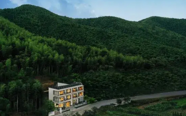 Yunshang Grassland Anji Suxi Landscape Homestay