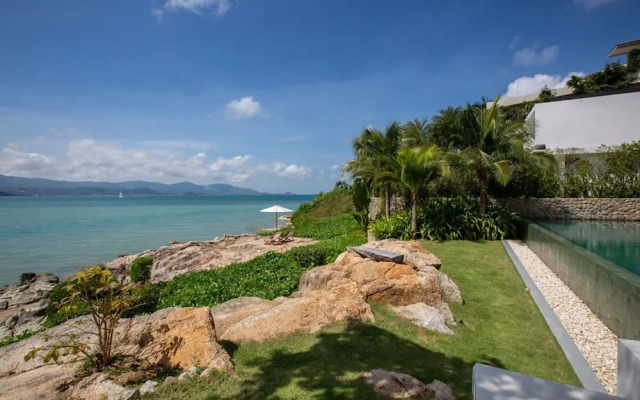 Syrah 3-bedroom Beachfront Villa in Koh Samui