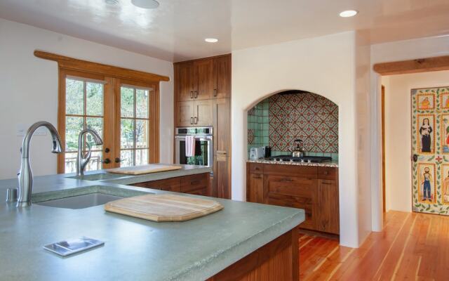 East Alameda - 3 Br Home