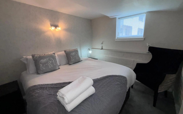 Richmond Park Hotel