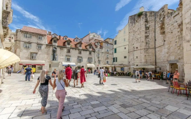 Old Square "Stone Pearl"