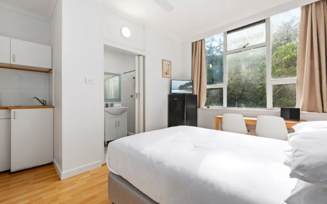 Perfectly Located Studio by Rushcutters Bay Park – Guest Rooms – Sydney