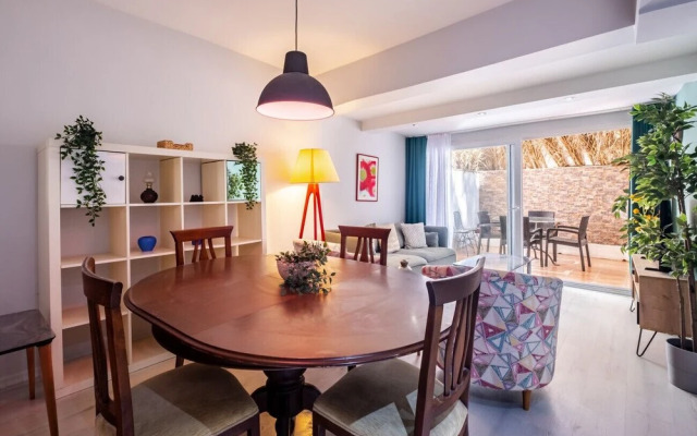 Central Flat Close to Shopping Malls in Sisli