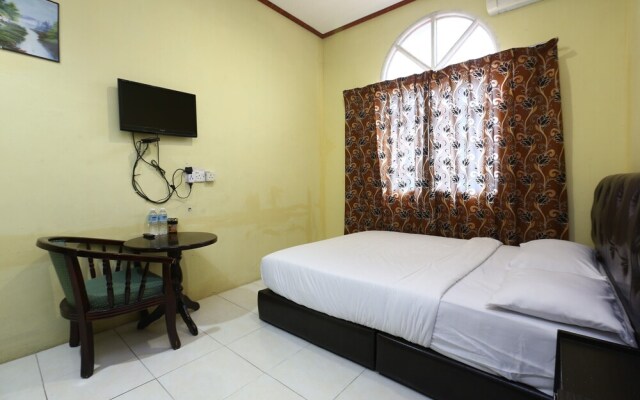 Raz Hotel by OYO Rooms