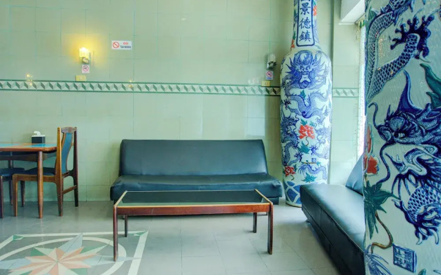 Townhouse Oak Palembang Near Jembatan Ampera Formerly Azzura Hotel - Hotel in Palembang - Photo 5