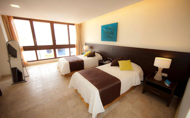 Isla Sol by Hotel Solymar