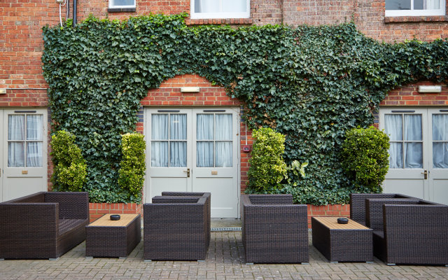 Cock Hotel Stony Stratford by Greene King Inns