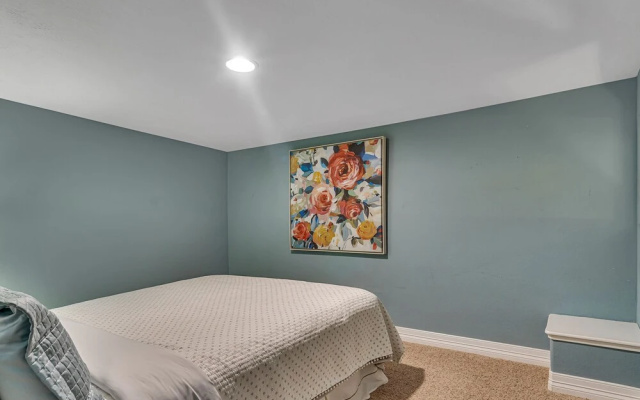Hopeful Hideaway 2 Bedroom Condo by Redawning