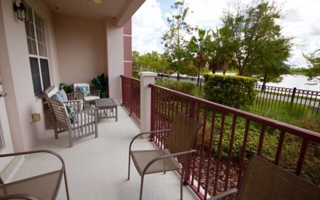 Lake View Paradise 3 Bedroom Condo by Redawning