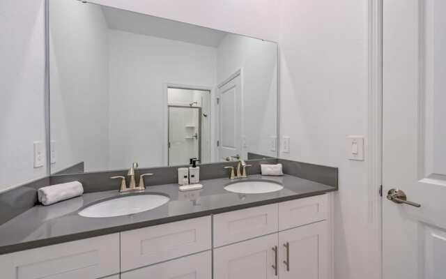 Private Pool Themed Bedrooms at Best Location