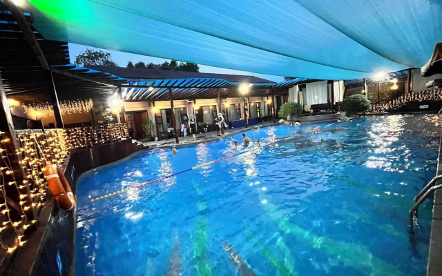 Qingcheng Courtyard Hot Spring Hotel