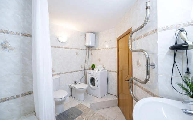 Пять Звезд на Ленина 83А