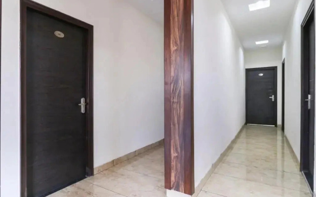 Hotel Red Ark by OYO Rooms