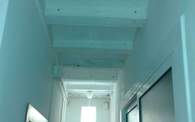 Born Suit Central 4 Habitaciones 4 Planta