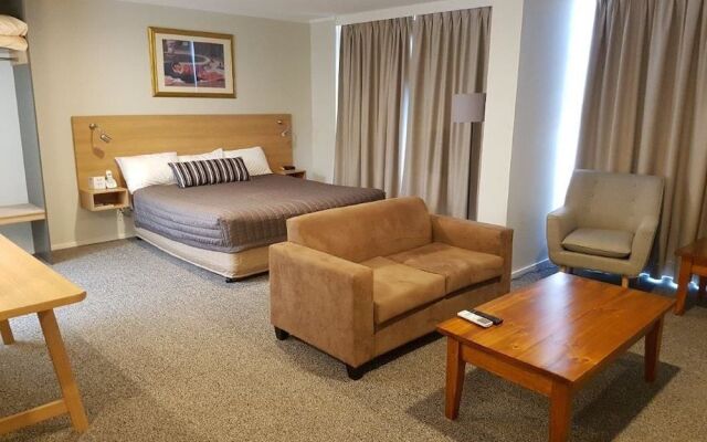 Posthouse MotorLodge