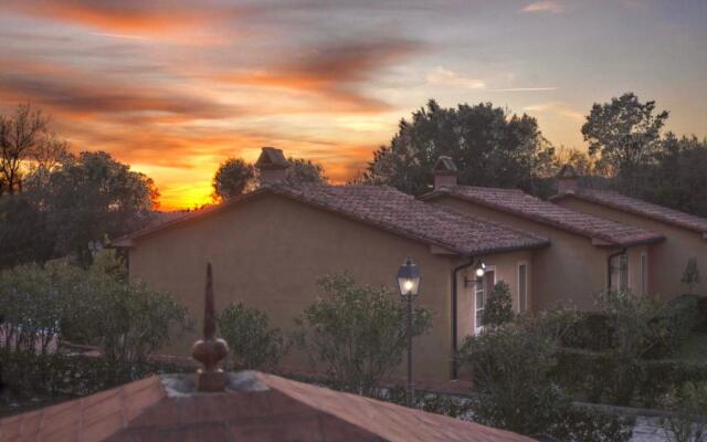 Residence con piscina a Monteverdi