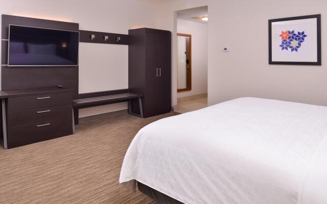 Holiday Inn Exp & Sts Mall of America - MSP Airpot